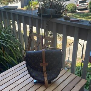 LV Chantilly very good used condition.  Code 864Vi